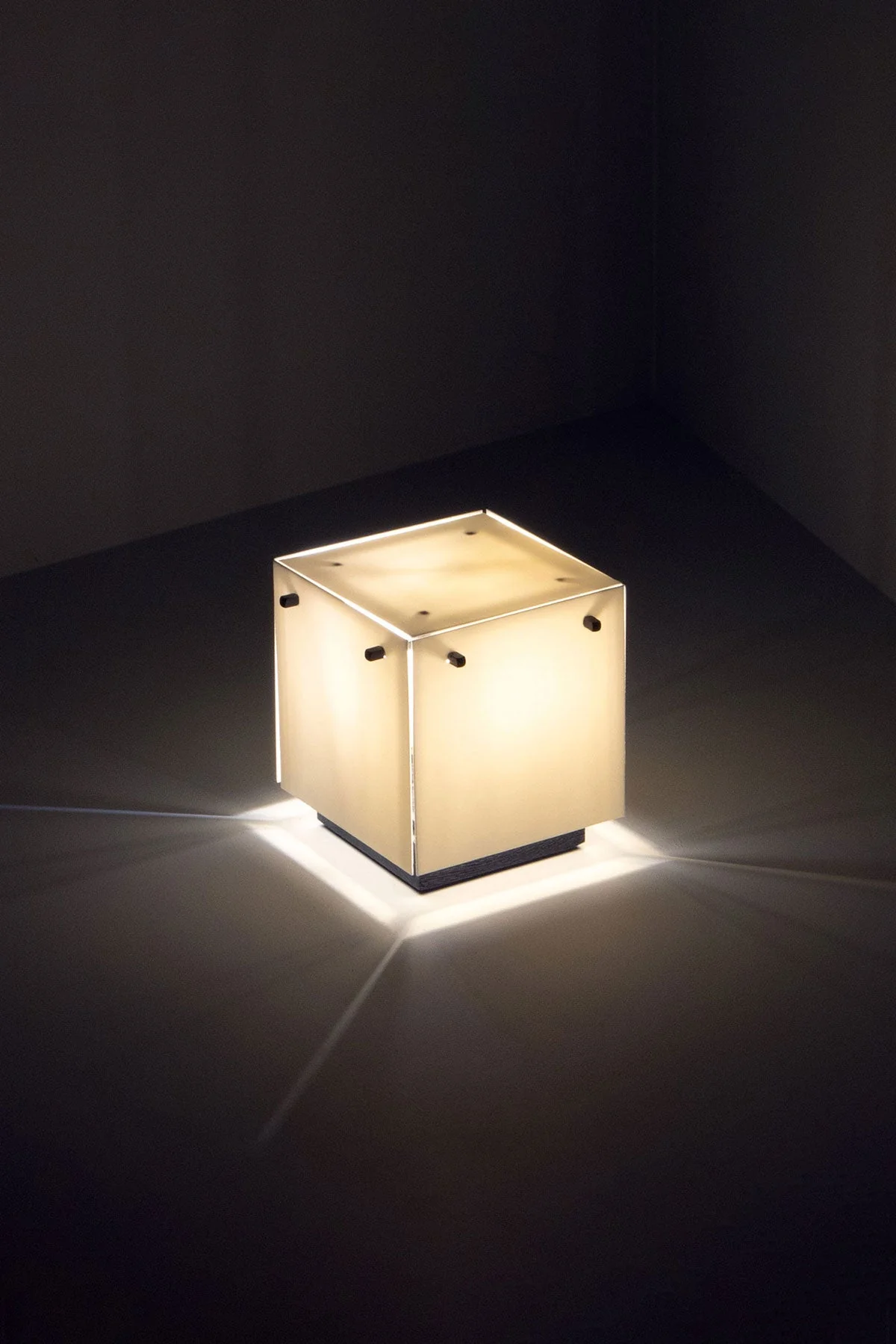 Laslo S - Table Lamp - Image 2