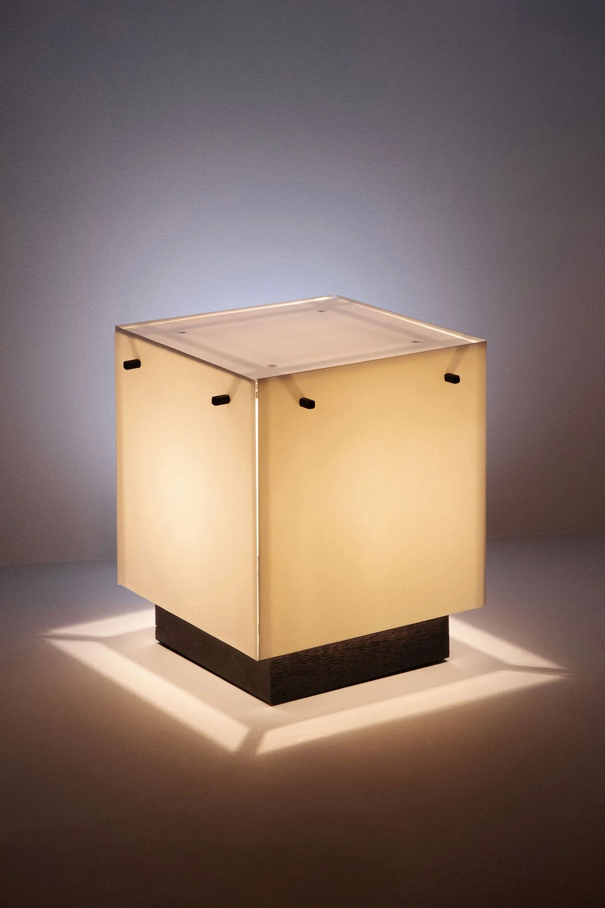 Laslo L - Table Lamp - Image 2