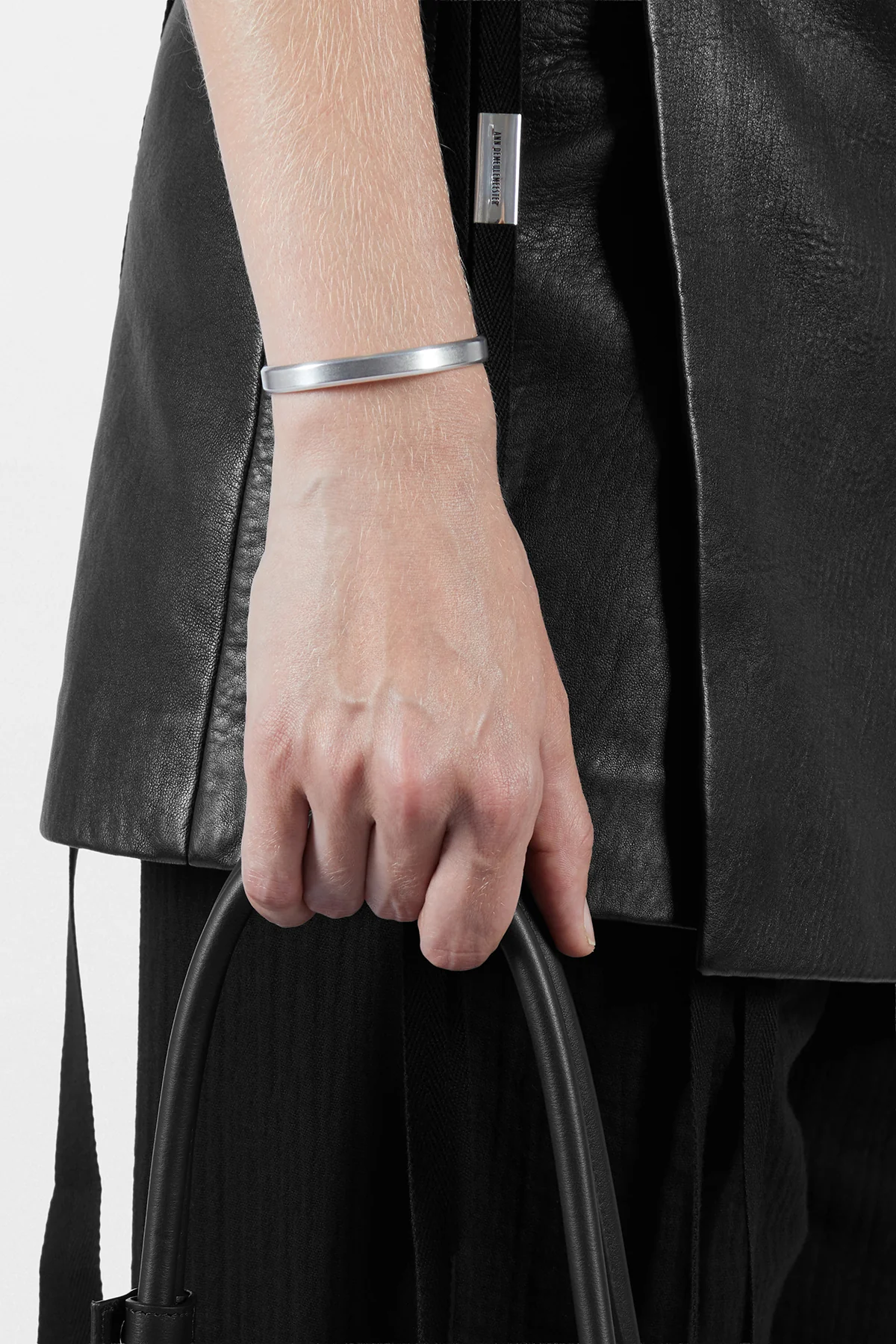 Rein Minimalistic Squared Bracelet - Image 4