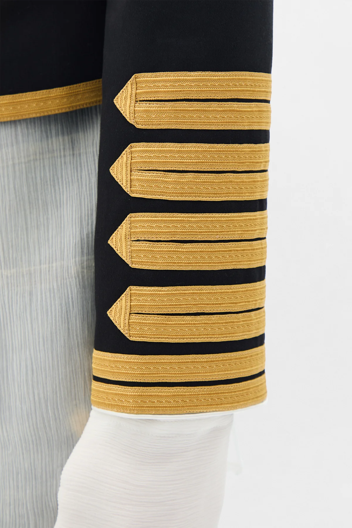 Set Embroidered Marsina Jacket - Image 6