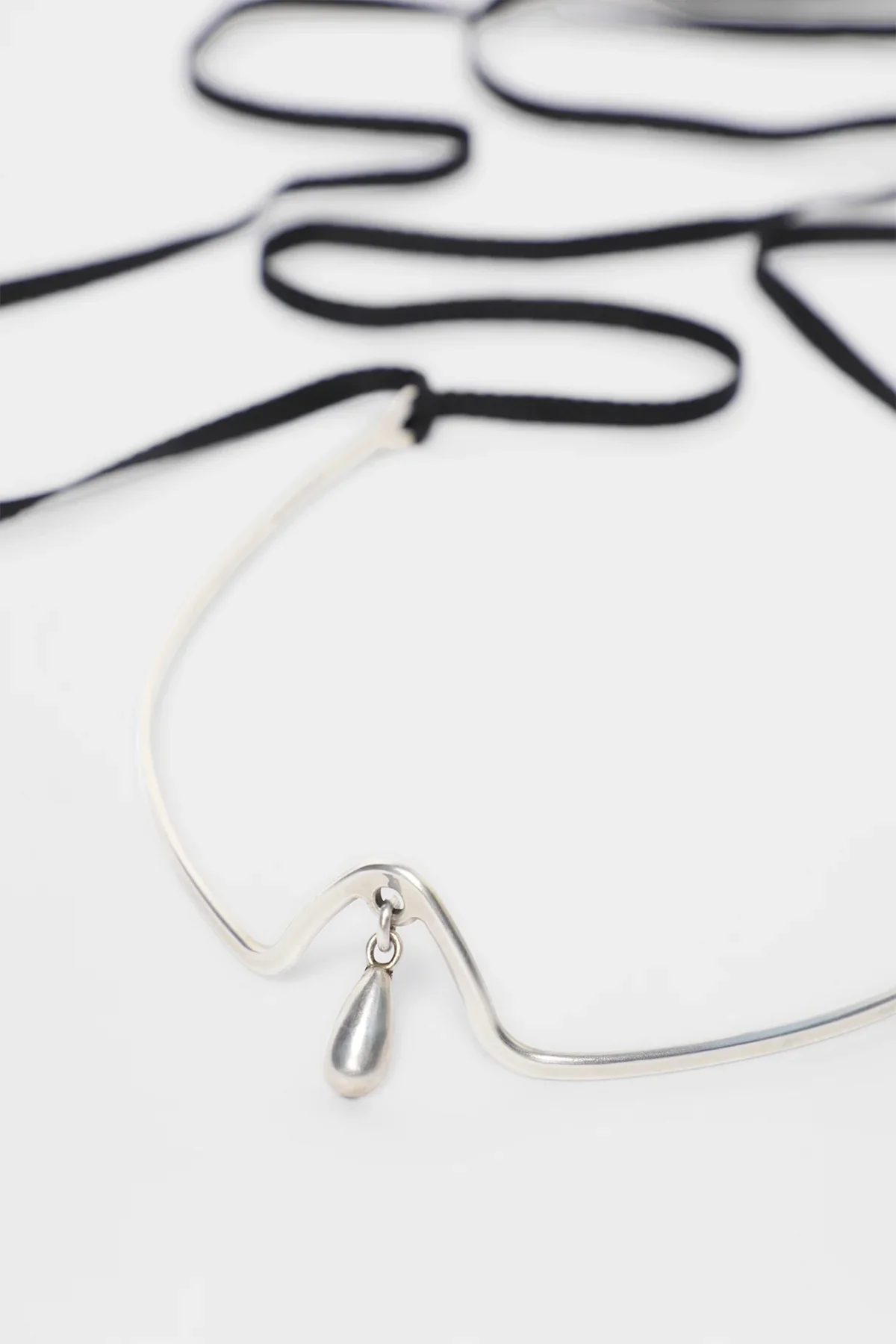 Kitta Diadem With Drop - Image 2