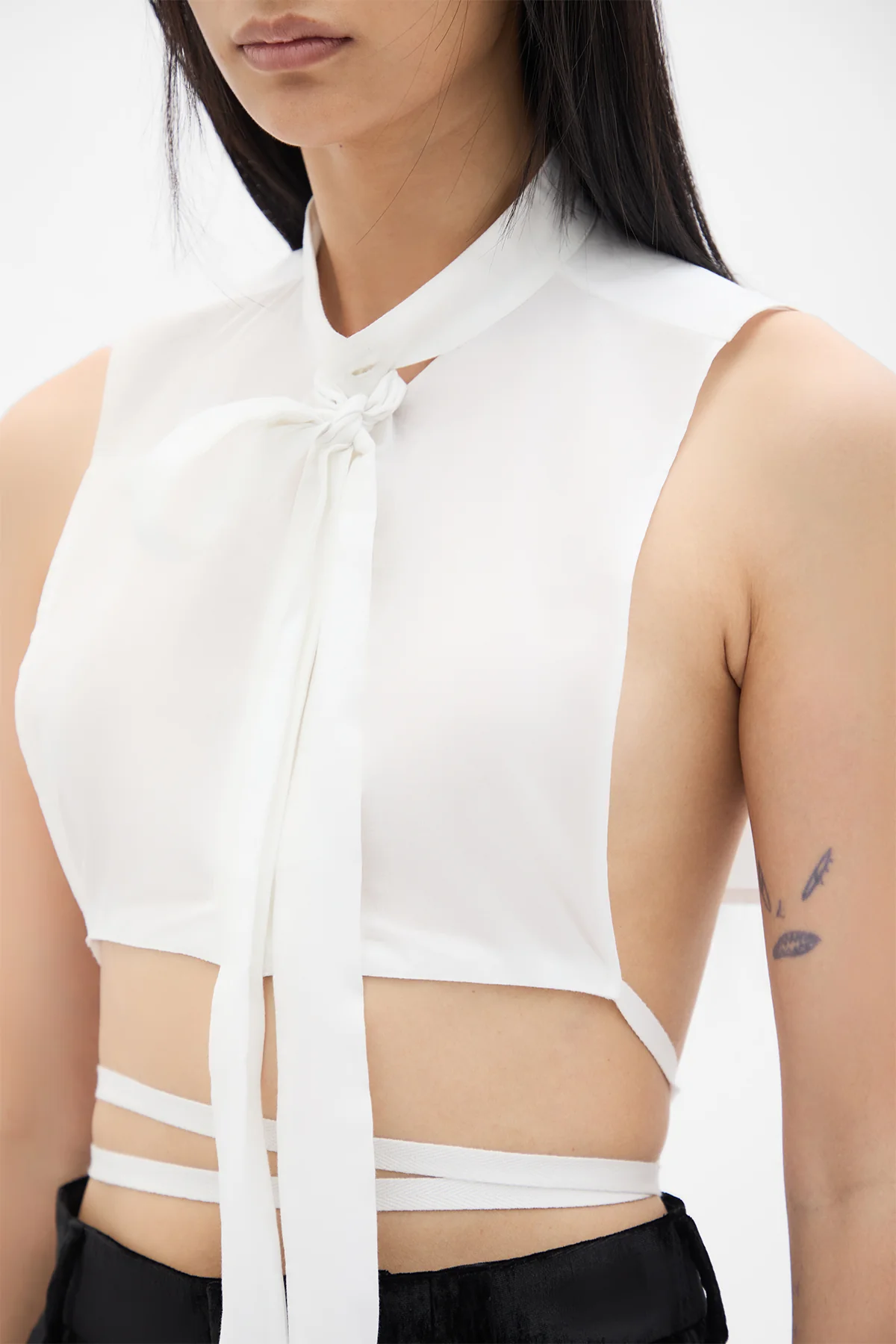 Cyra Plastron with Foulard - Image 6