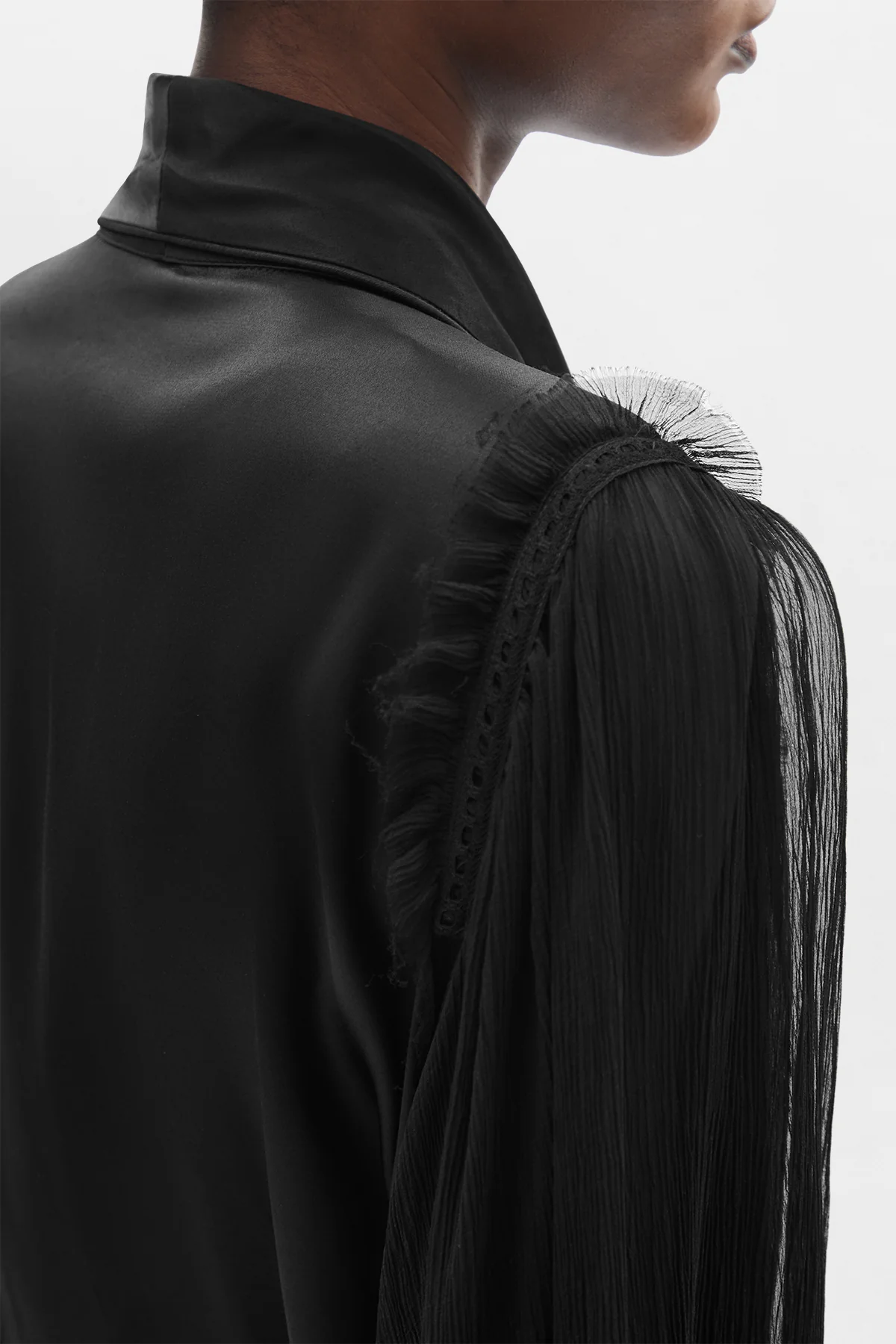 Iria Fluid Robe - Image 8