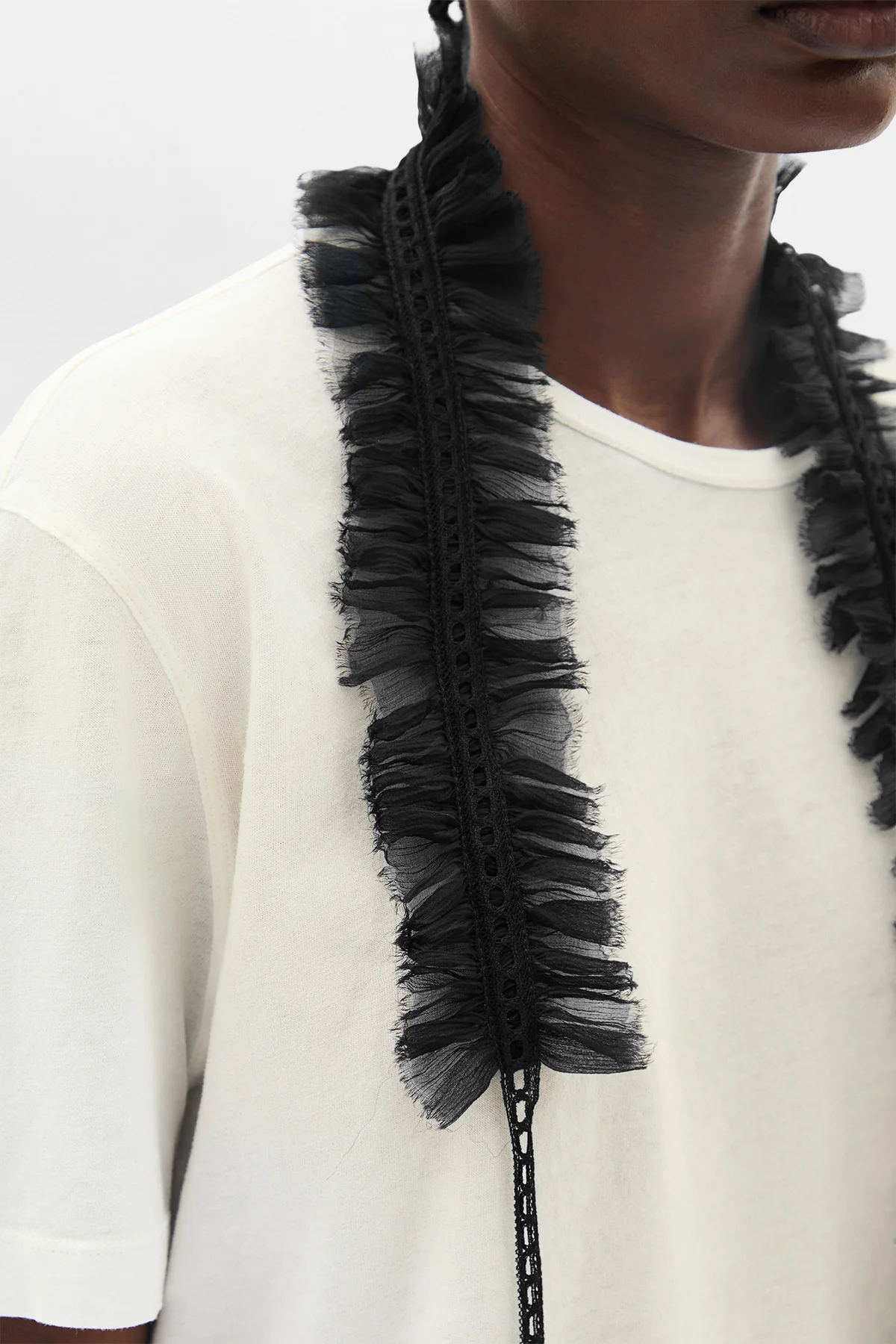 Jody Ruffled Collar with Lace Ribbon - Image 3