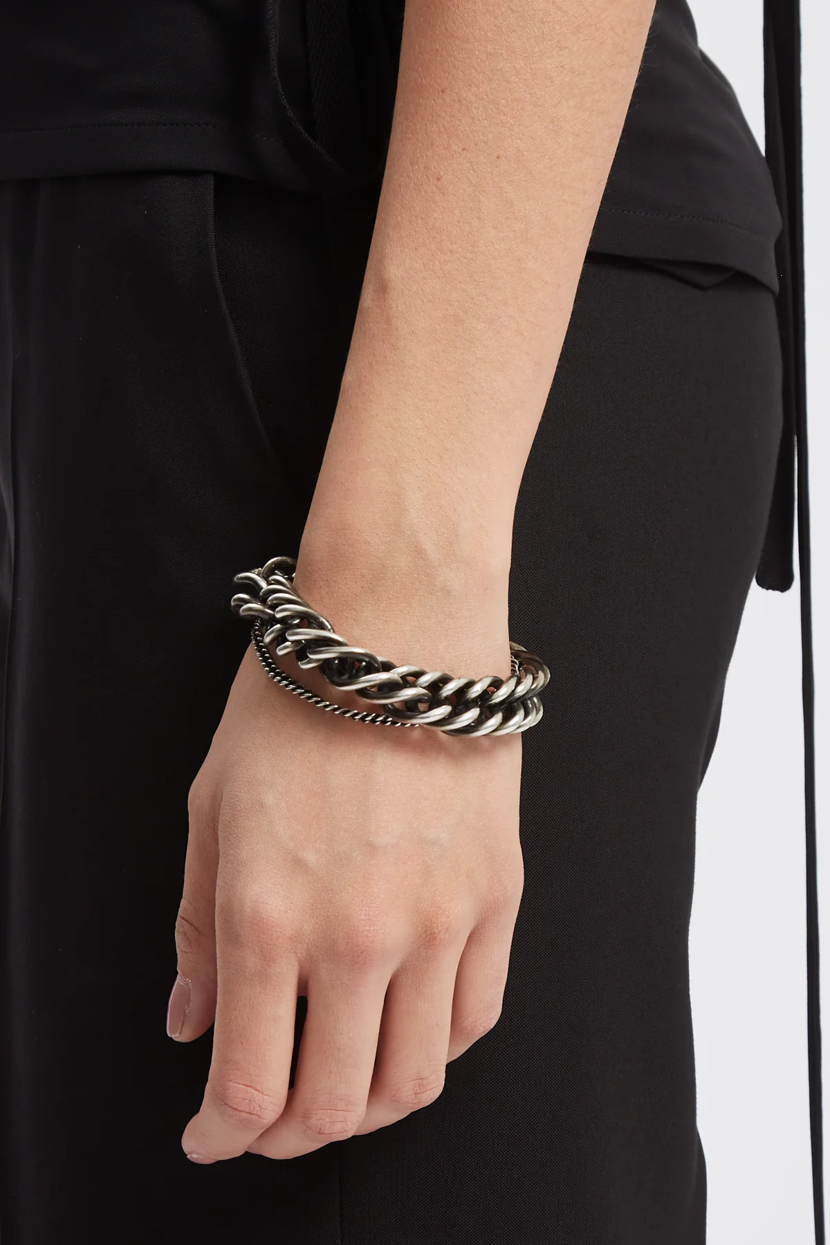 Hinna Double Chains Bracelet - Image 3