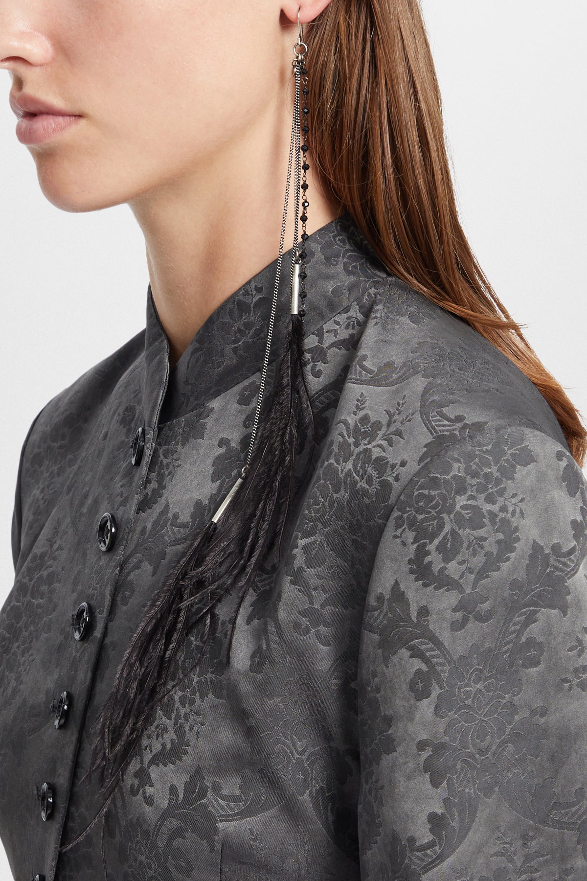 Goia Earrings with Chains and Feathers - Image 3