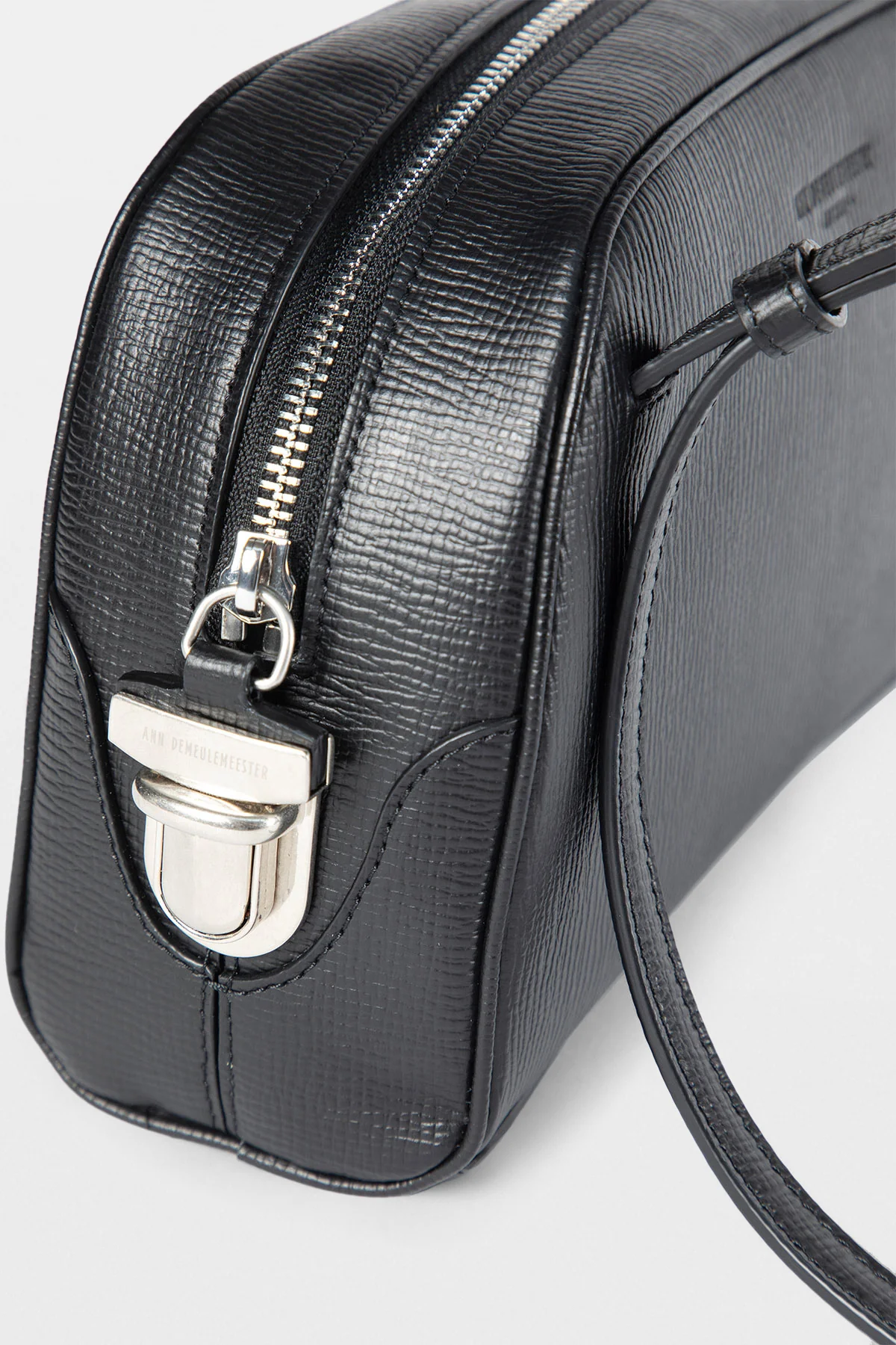 Agata Small Soft Shoulder Bag - Image 5