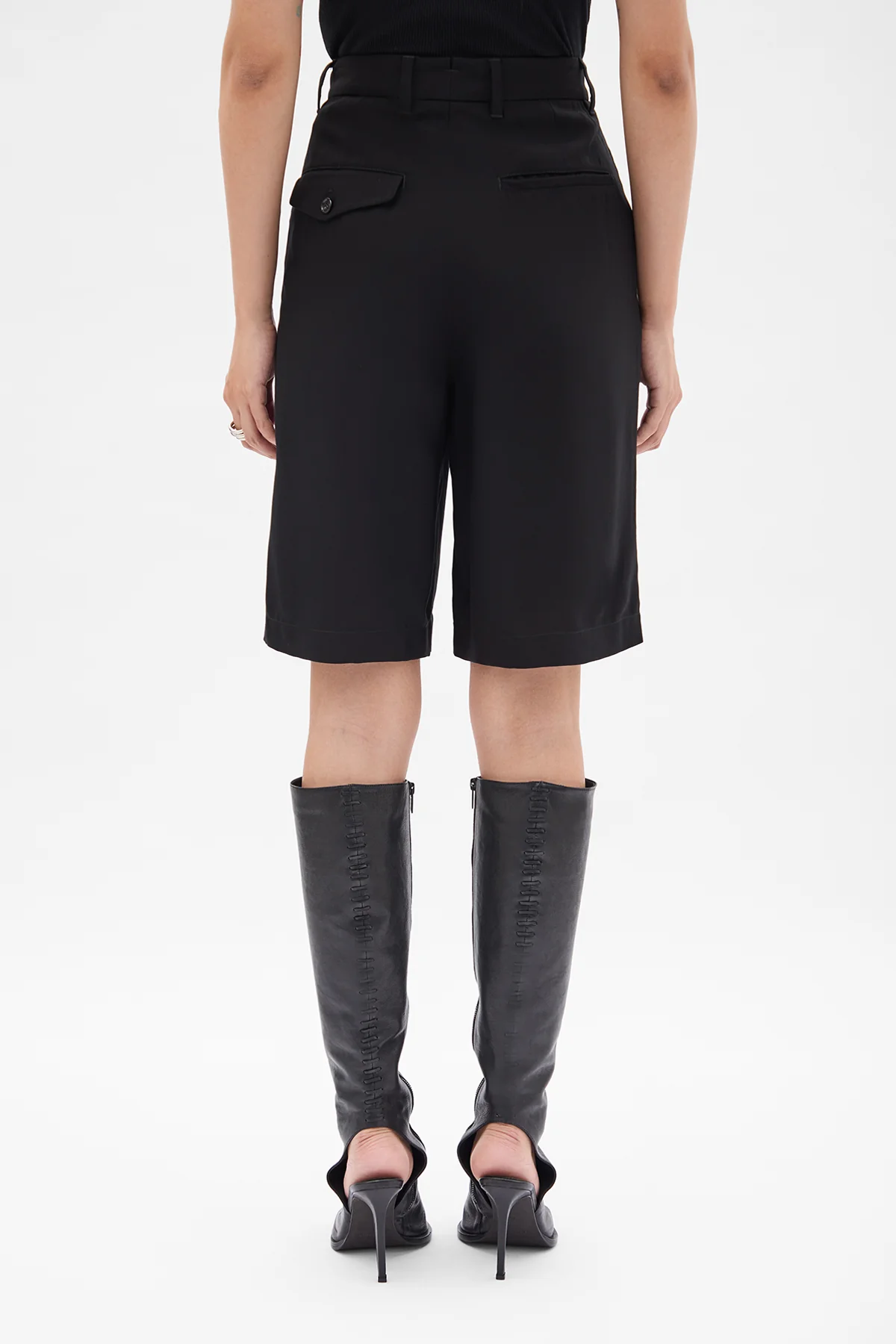 Ukje Wide Leg Pleated Shorts - Image 3