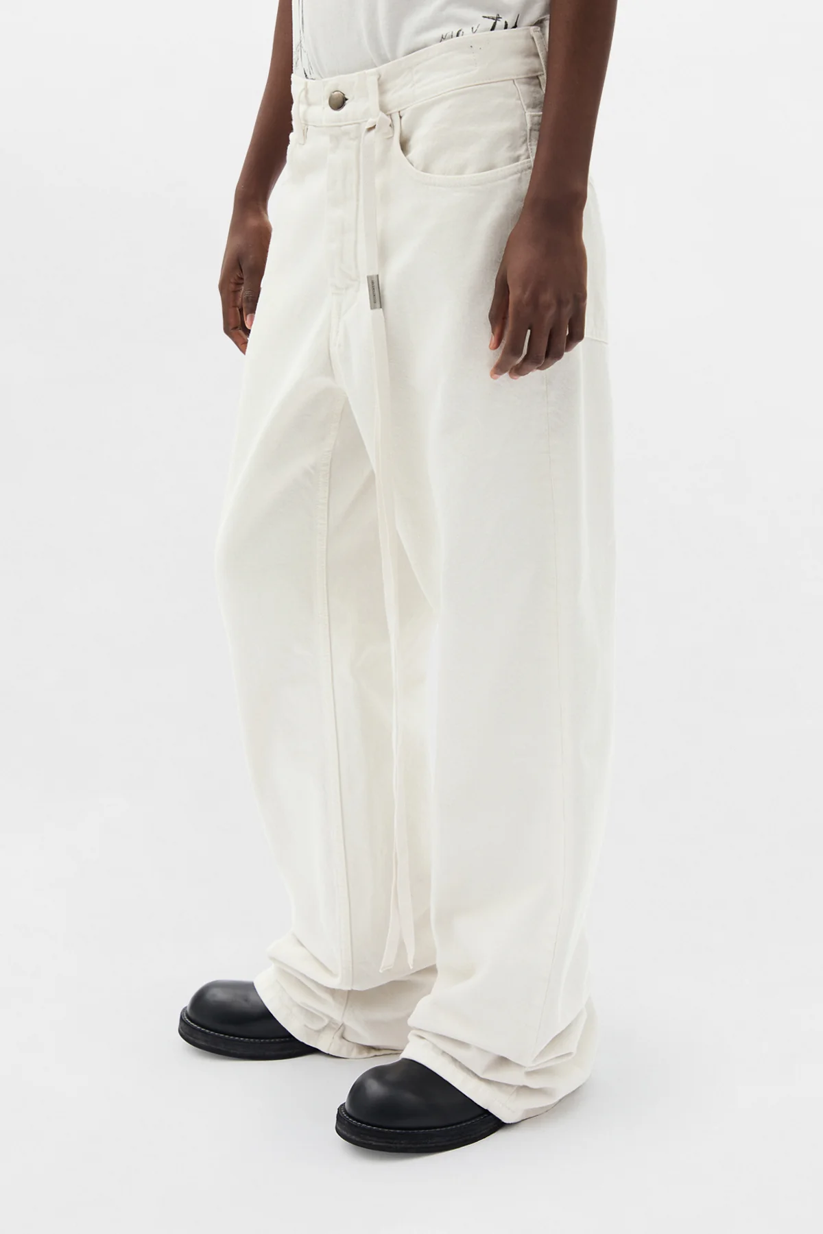 Genoveva 5-Pockets Relaxed Flared Trousers - Image 2